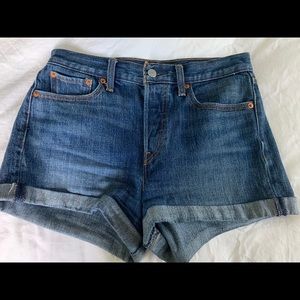 Levi’s Cutt-off Jean Shorts